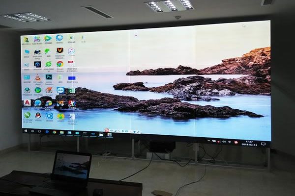 液晶拼接屏怎么做到無(wú)縫拼接顯示的？