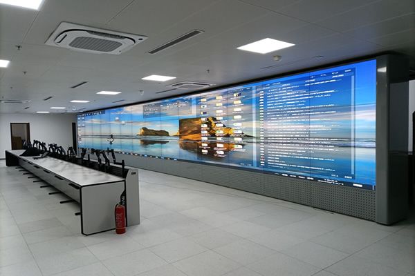 大數(shù)據(jù)顯示平臺使用液晶拼接與LED顯示屏？