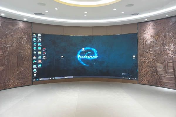 會(huì)議顯示大屏使用LED屏幕好，還是拼接屏好？