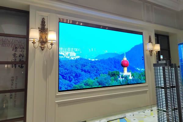 展廳大屏使用投影機(jī)好，還是LED顯示屏好