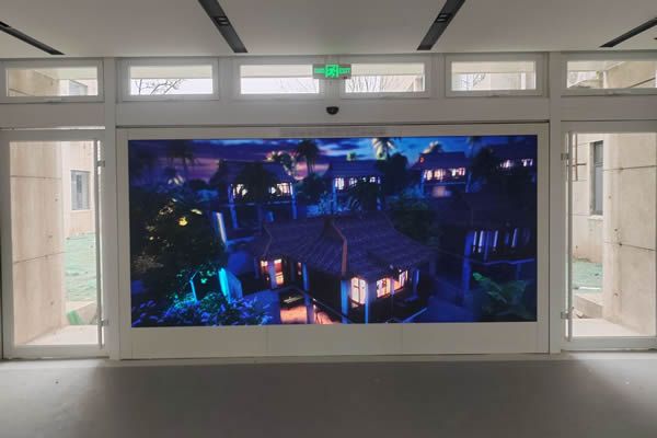 酒店使用LED顯示屏好，還是液晶拼接屏好？